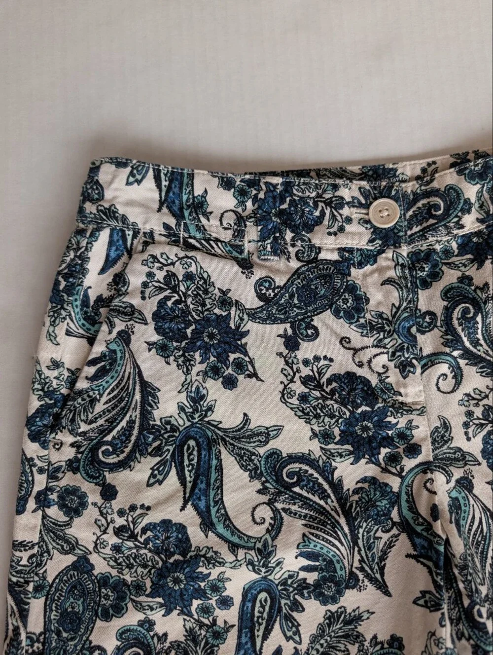 Ann Taylor Loft Original Fit Paisley Chino Shorts 2 Cream Off White Blue Pockets